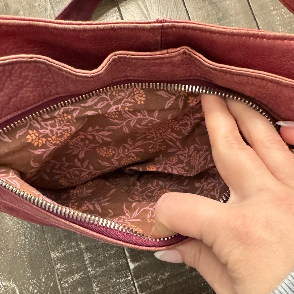 HOBO Red and Purple Crossbody Bag Practical Design - Picture 2 of 13